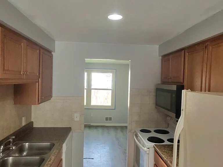 802 Maple St — Photo 4