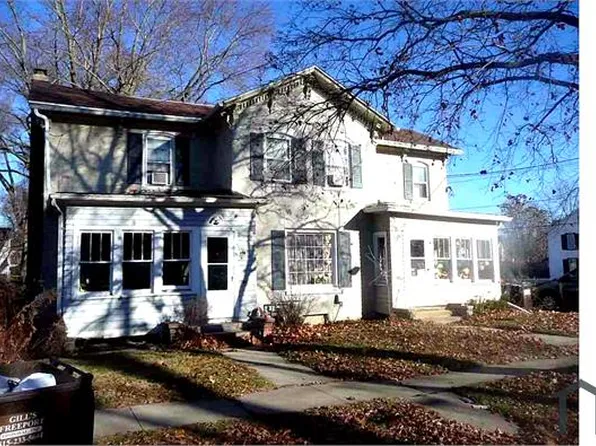 414 W Clark St #1, Freeport, IL 61032