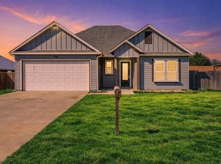 315 Ashwood St, Azle, TX 76020