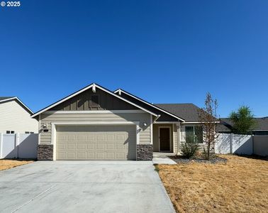 526 W Theater Ln, Hermiston, OR, 97838