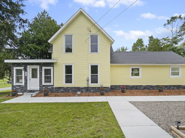 235 Adrian St, Manchester, MI 48158