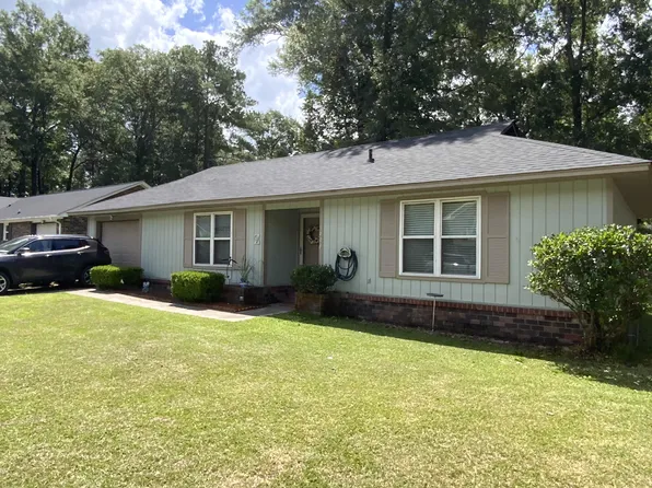 7828 Peppercorn Ln, North Charleston, SC 29420