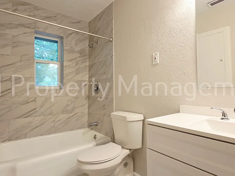 314 16th St W — Photo 8