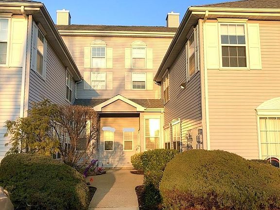 2nd image of 841 Mariposa Ct