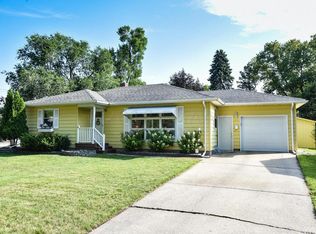 1412 11th St S, Fargo, ND 58103