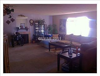 2nd image of 386 Newbury Ct