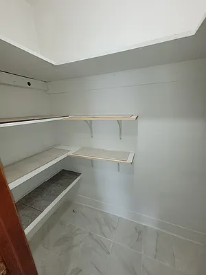 Rented by Halvatzis Realty | media 8