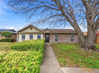 905 Brookhaven Dr, Lancaster, TX 75134
