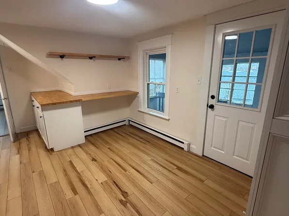 3 Adams St #C, Easthampton, MA 01027