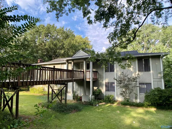 10222 Melanie Dr SE, Huntsville, AL 35803