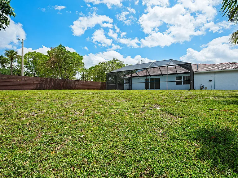 13400 NW 5th Ct — Photo 35