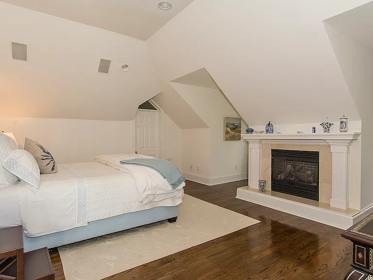 619 Lumber Ln — Photo 15