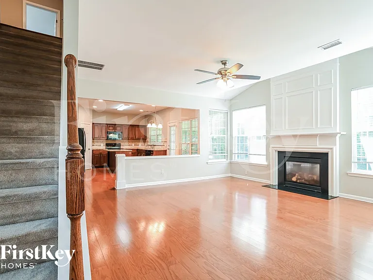 1905 Arbor Crest Ct — Photo 4