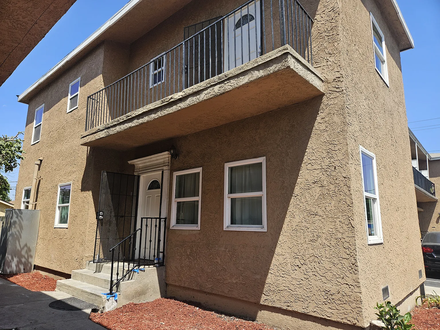 3 bed, 1100 sqft, $3,500 — Photo 1