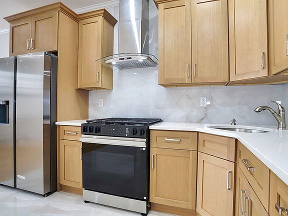 4th image of 915 Central Ave APT 2