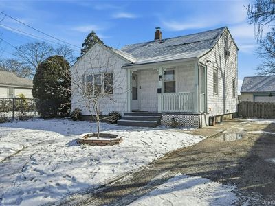 12 Charles Street, Bay Shore, NY, 11706