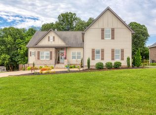 425 Tom Link Rd, Cottontown, TN 37048