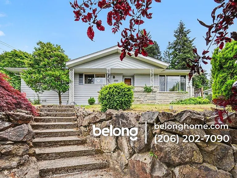 1220 E Laurel St — Photo 1