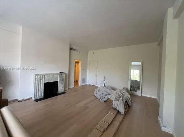 2421 Lake Pancoast Dr APT 4D, Miami Beach, FL 33140