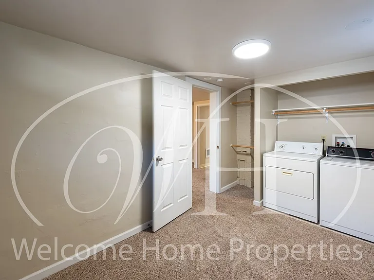 43 NE Ash Ave — Photo 11