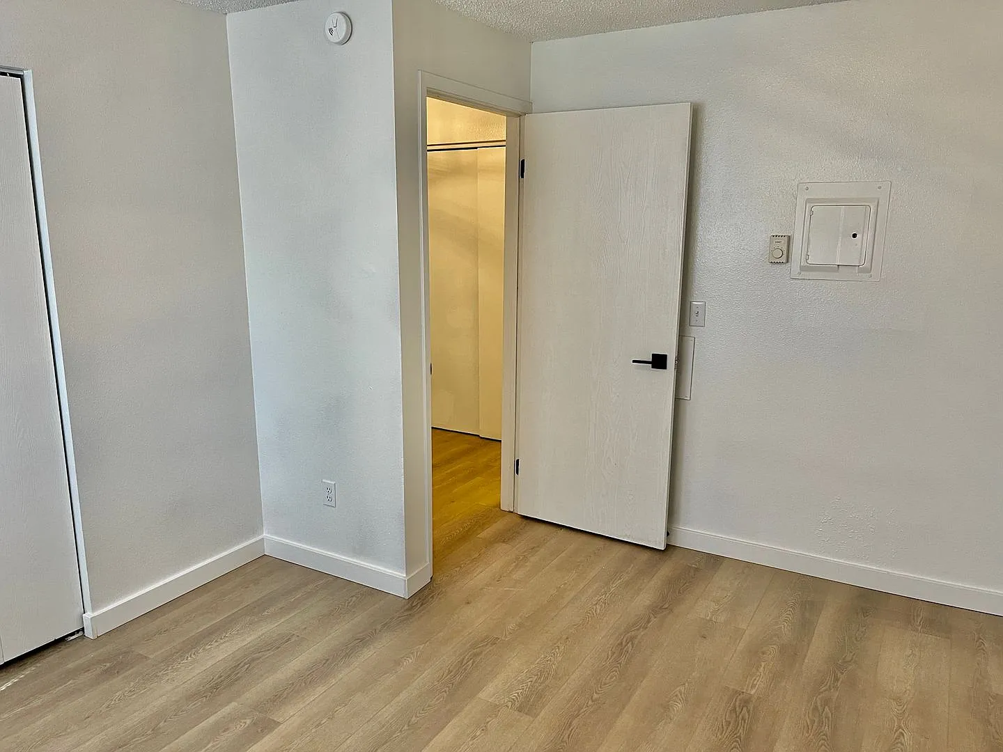 973 E 8th Ave — Photo 3