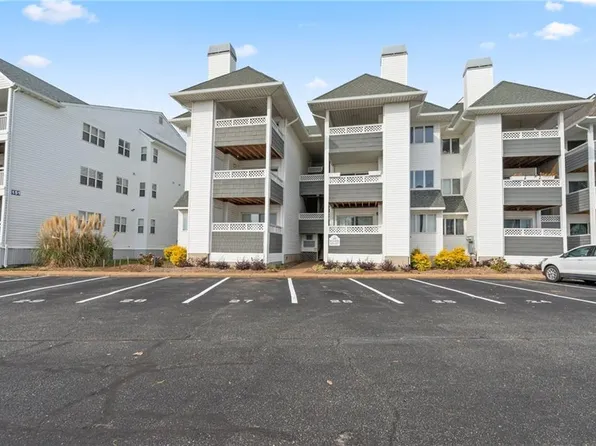 155 Atlantic Ave Unit B, Hampton, VA 23664