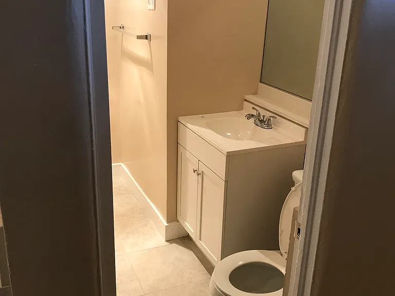 324 1/2 W E Street Restroom/Bath