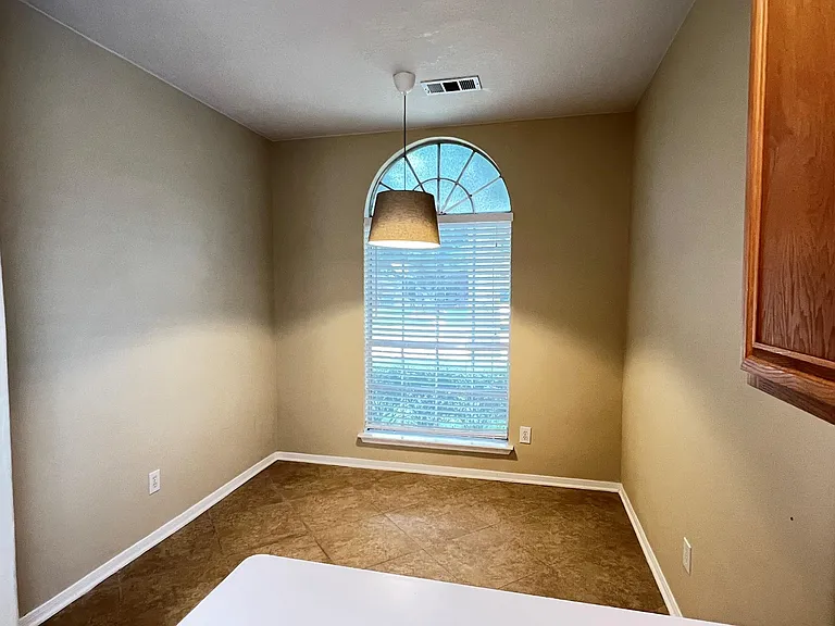 2910 Blue Dawn Dr — Photo 9