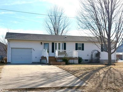 307 E North St, Stronghurst, IL, 61480