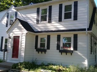 847 Half Day Rd, Highland Park, IL 60035