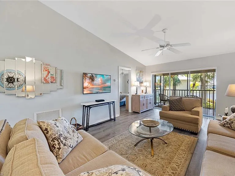 822 Gulf Pavillion Dr #202 — Photo 5