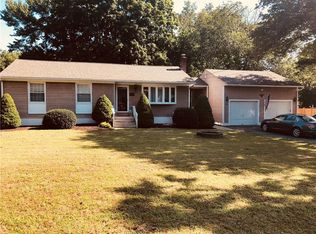 319 Mountaindale Rd, Smithfield, RI 02917