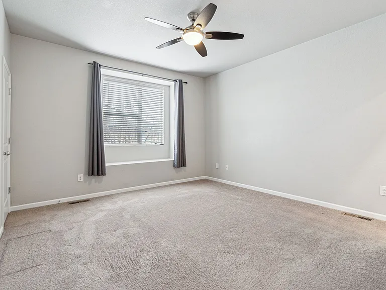 1050 Oak Cir — Photo 18