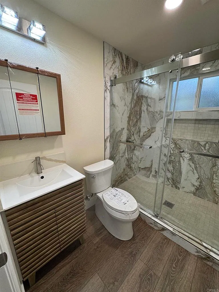 4 bed, 1353 sqft, $4,990 — Photo 3