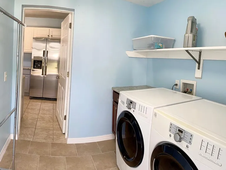 305 S Lakewood Dr — Photo 16