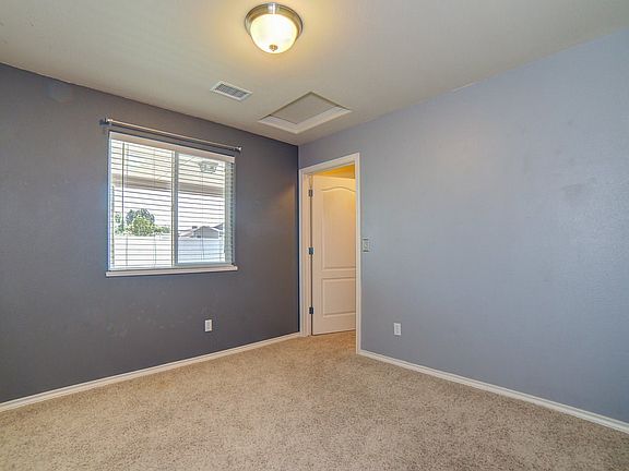 4th image of 642 Mount Julian Dr