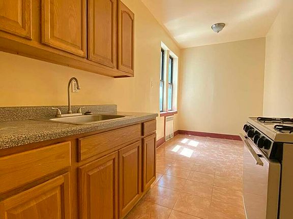2nd image of 360 E 19th St #D