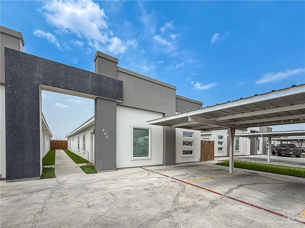 Building Photo - 444 E Acacia St #3