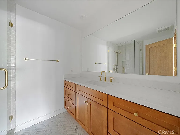 420 S Madison Ave #205 — Photo 21