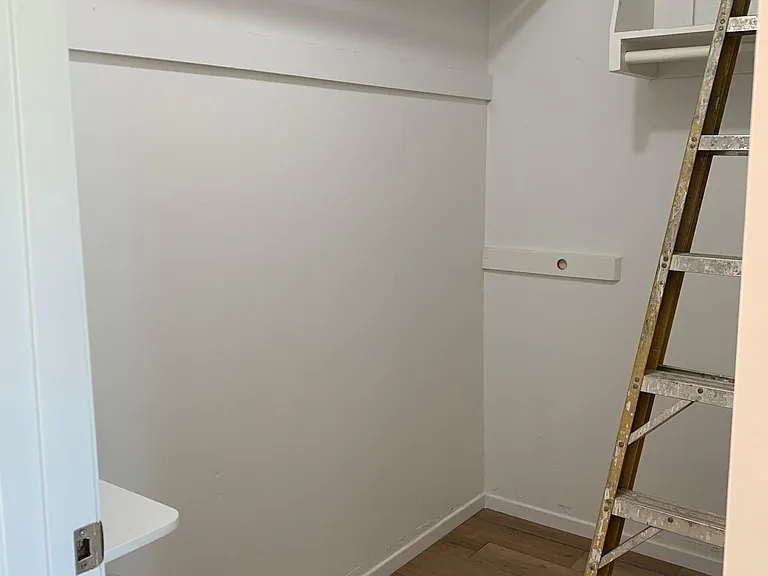 Main bedroom walking closet