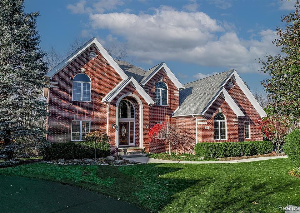 7076 Balmoral Dr, West Bloomfield, MI 48322 Zillow