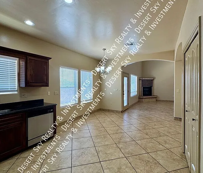 4230 Tres Ninos Dr #C — Photo 11