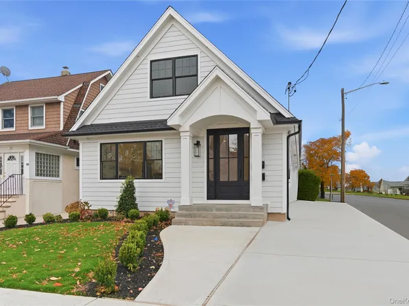 6 Cammerer Ave, East Rockaway, NY 11518