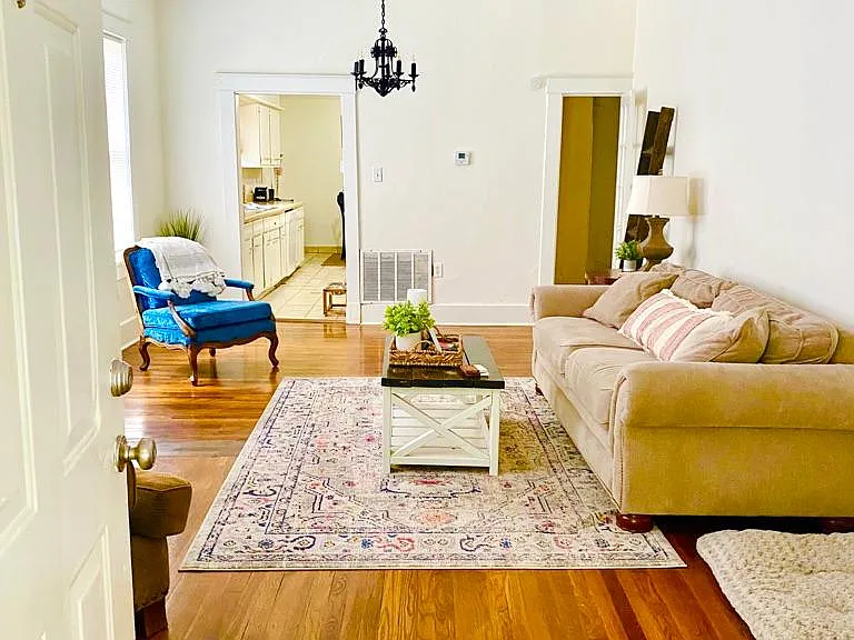 728 Echles St — Photo 3
