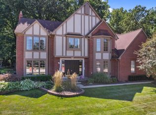 2614 Farmdale Dr, Sterling Heights, MI 48314