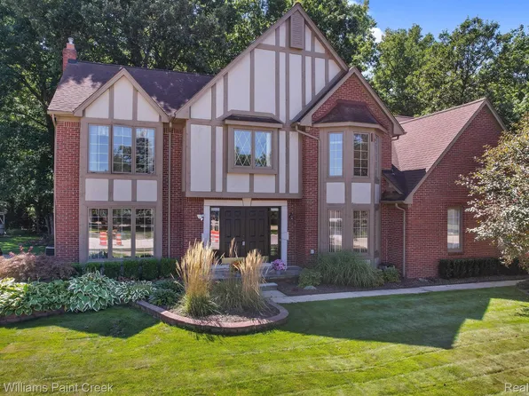 2614 Farmdale Dr, Sterling Heights, MI 48314