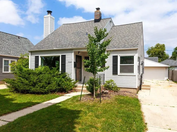 4520 W Fillmore DRIVE, Milwaukee, WI 53219
