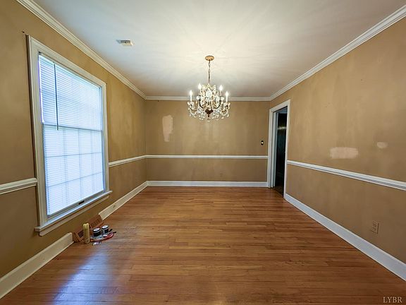 4th image of 3820 Manton Ln