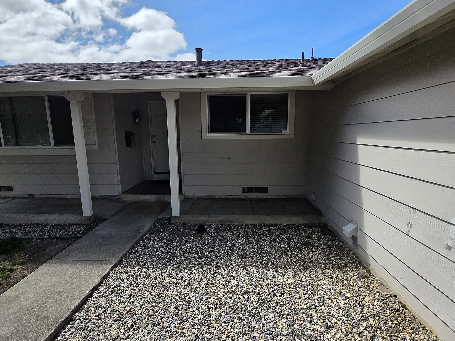 3 bed, 1382 sqft, $3,750 — Photo 2