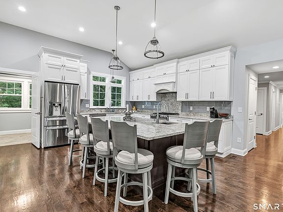 4th image of 713 Wheelers Farms Road